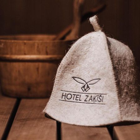 Rabbit Hotel Raiskums Bagian luar foto