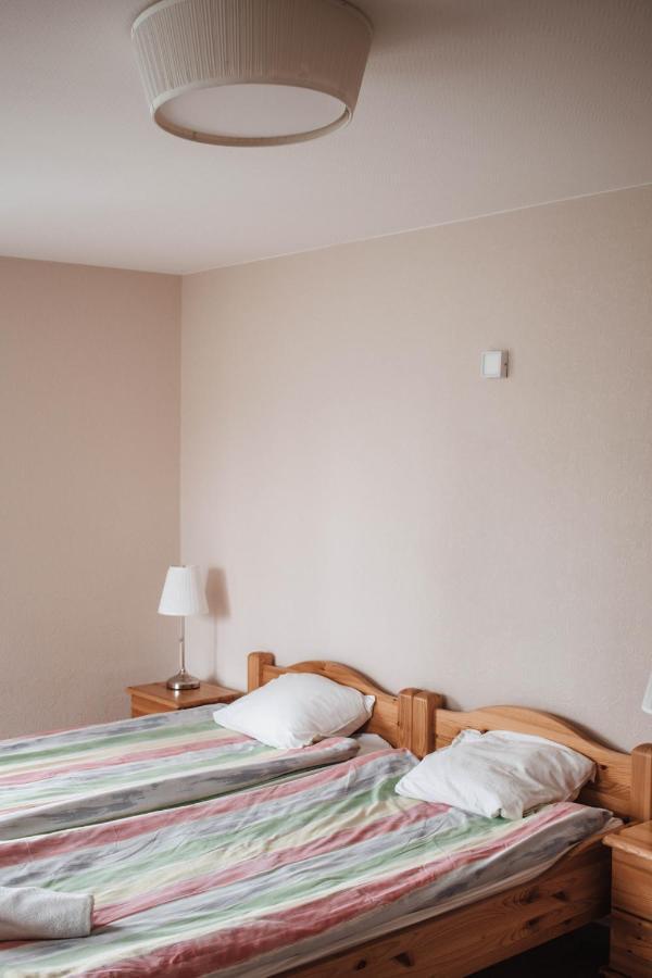 Rabbit Hotel Raiskums Bagian luar foto