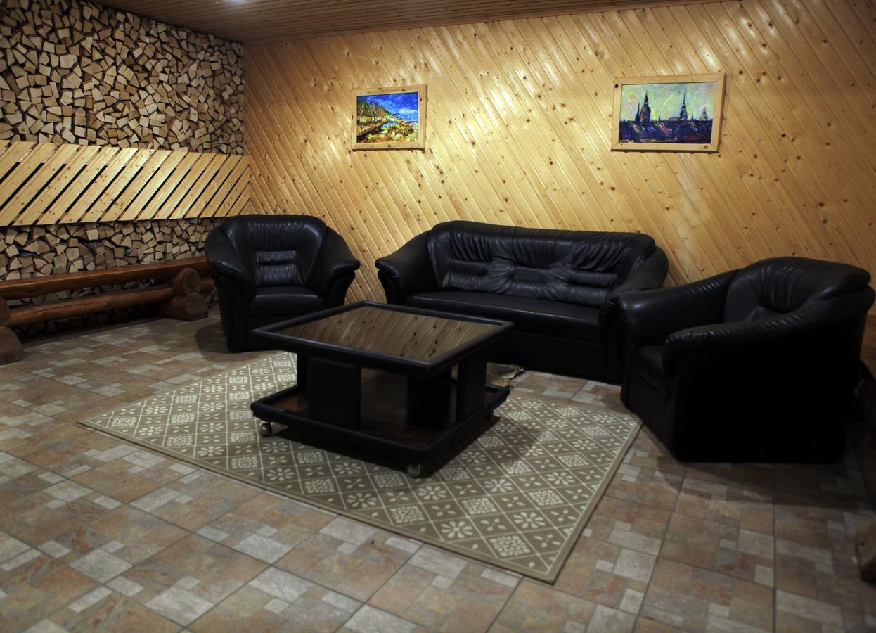 Rabbit Hotel Raiskums Bagian luar foto