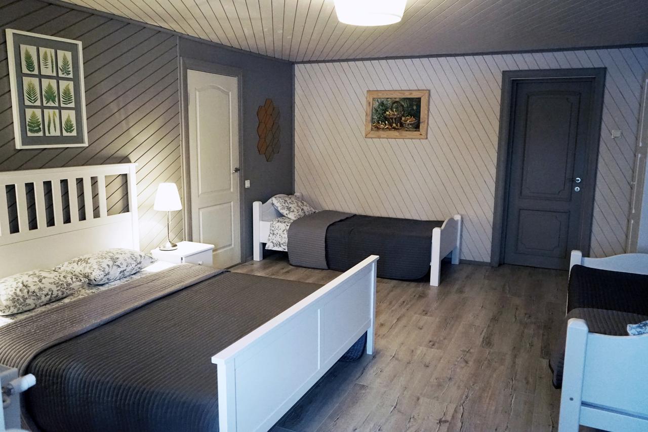 Rabbit Hotel Raiskums Bagian luar foto